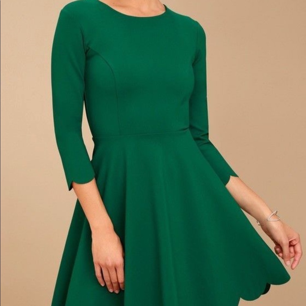 EUC Lulu’s Emerald Green Scallop Hem Dress